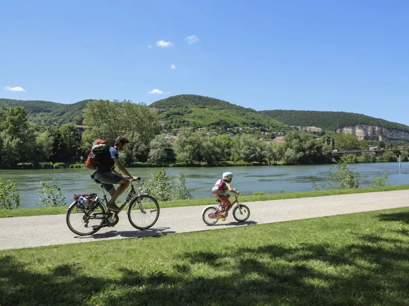 Vue sur les Monts d_or à Rochetaillée