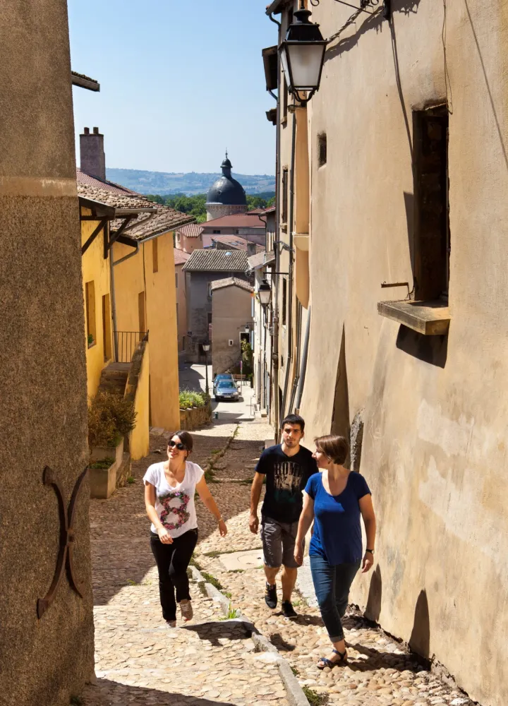 Balade à Trévoux dans la rue casse-cou