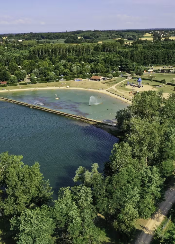 La Voie Bleue et la base de loisir de Cormoranche-sur-Saône