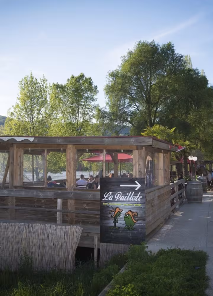 Guinguette au bord de la Saône