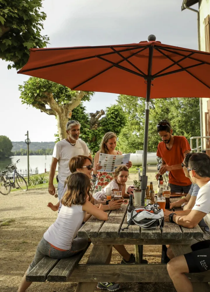 Maison Eclusière de Parcieux au bord de la Saône - Ain - Plus d'une quinzaine de bières locales, bio et artisanales à découvrir