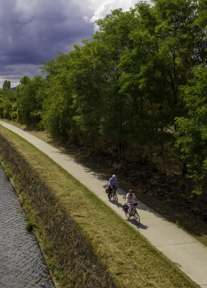 La Voie Bleu devant le parc du Haut Fourneau U4 - Moselle