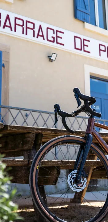 La Voie Bleue à vélo - Maison éclusière de Parcieux dans l'Ain