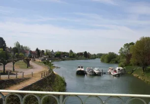 Lechâtelet, with the feel of a fishermen’s village