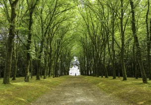 A « picture-postcard » cycle route