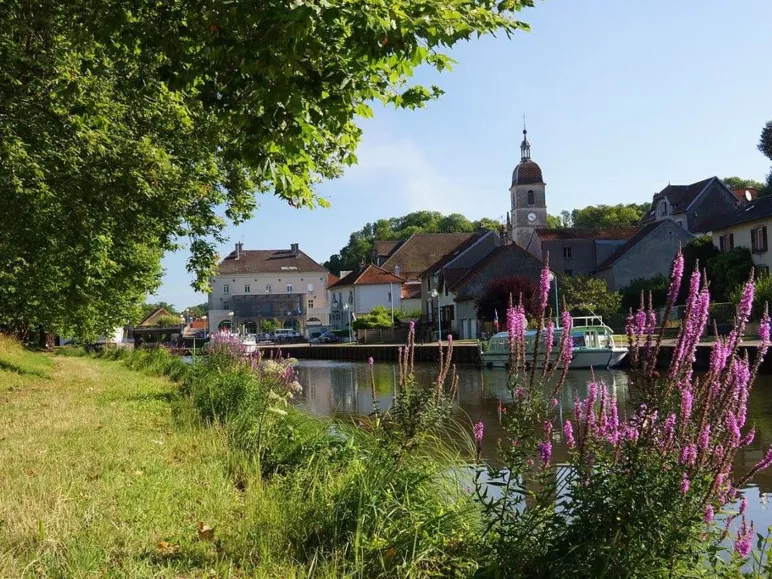 Port-sur-Saône, a pretty parish by the Saône